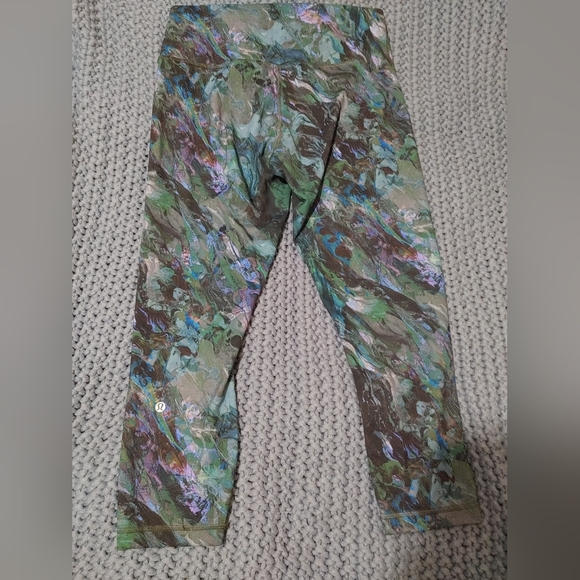 LuluLemon Watercolor Leggings size 12 - Picture 4 of 4